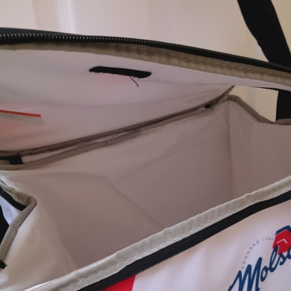 Molson Canadian cooler bag, New - Picture 7 of 7